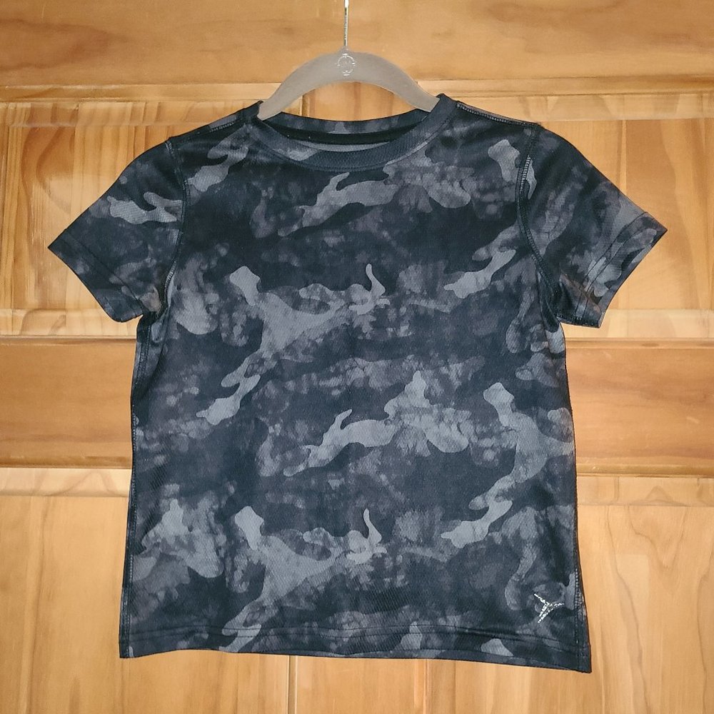 5/$20 Boys Old Navy Active Go-Dry Black Camo Short Sleeve T Shirt